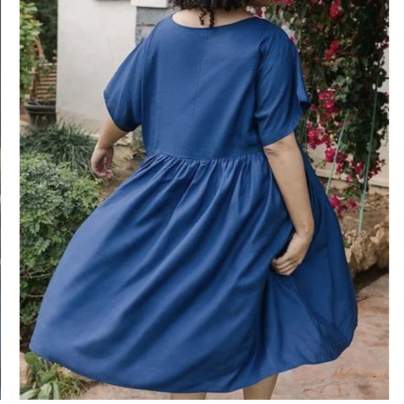 Tradlands Brianna Nico Blue Dress not for sale - Picture 4 of 8